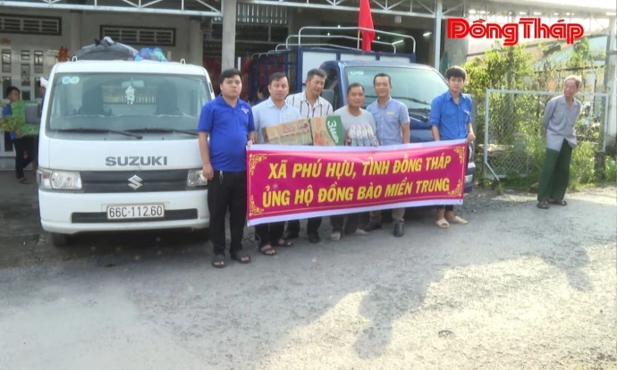 Xã Phú Hựu chia sẽ khó khăn với đồng bào vùng lũ