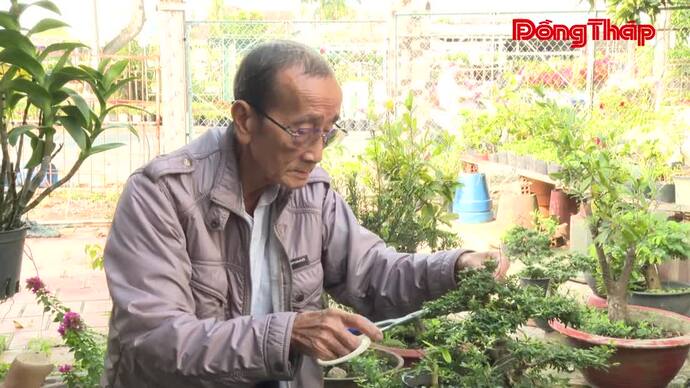 Nông dân kể chuyện làng hoa