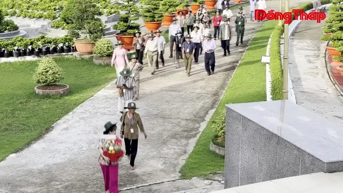 Ấm lòng người ở lại