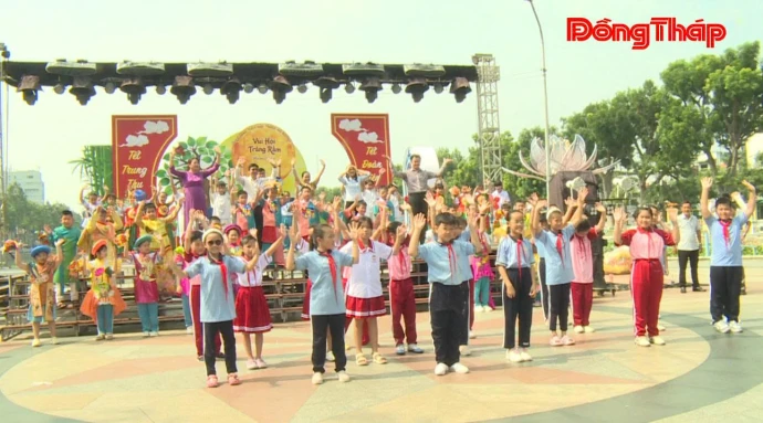 Trăng rằm thắp sáng ước mơ
