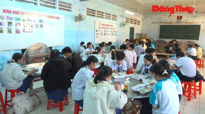 baodongthap, thoisu, thời_sự, sadec, khuyenhoc, dongthap, bếp_ăn_khuyến_học
