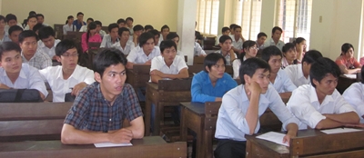 Sinh viên nghe tư vấn về cơ hội việc làm tại Nhật Bản.