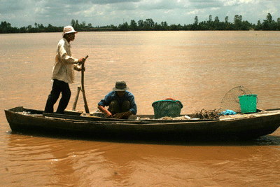 Chuẩn bị mồi thả câu