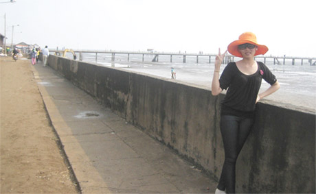 Du khách từ TP. Hồ Chí Minh về với biển Tân Thành.