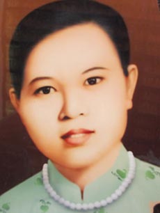 Liệt sĩ, Anh hùng LLVT Lê Thị Chi (trái) và Lê Thị Ngọc Tiến. Ảnh: Ngọc Lệ.