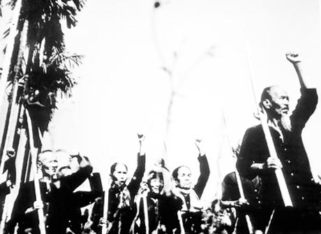 Nông dân miền Nam vùng lên trong Nam bộ kháng chiến. Ảnh: T.L