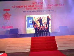 Sân khấu hóa chiến thắng Ấp Bắc.