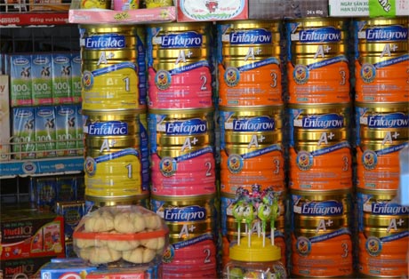 Việc tăng giá sữa đã nằm trong chu kỳ tăng giá đầu năm của các hãng. Ảnh: Vân Anh