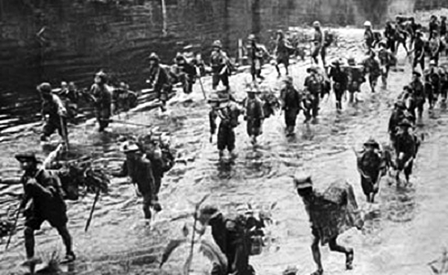 Bộ đội hành quân trong cuộc tấn công và nổi dậy mùa xuân năm 1968 