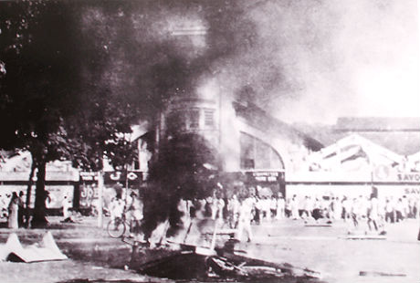 21 ngày sau khi Hồ Chủ tịch đọc tuyên ngôn độc lập, ngày 23/9/1945, được sự giúp đỡ của quân Anh và Nhật, thực dân Pháp nổ súng gây hấn ở Sài Gòn, mở đầu cuộc chiến tranh xâm lược Đông Dương lần thứ hai. 