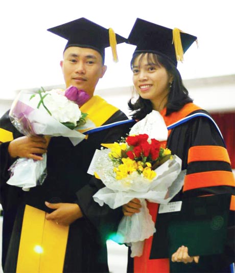 Cô Ngọc Thanh cùng chồng.