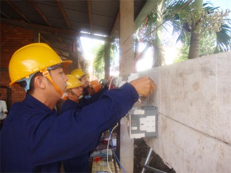 Công ty TNHH MTV Công trình đô thị Mỹ Tho tổ chức thi tay nghề cho CB-CNV nhằm nâng cao chất lượng thi công các hạng mục, công trình.