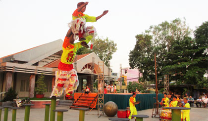 Đội Đạt Anh đường với cú nhảy Mai hoa thung ngoạn mục và đầy nguy hiểm.