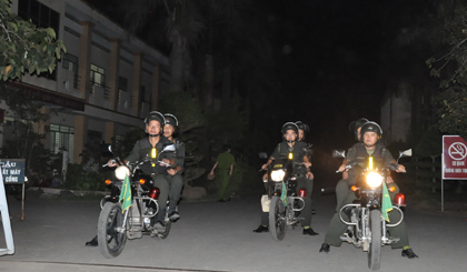 Lực lượng cảnh sát cơ động lên đường làm nhiệm vụ tuần tra, ngăn chặn đua xe trái phép.                                                                                                                Ảnh: P.L