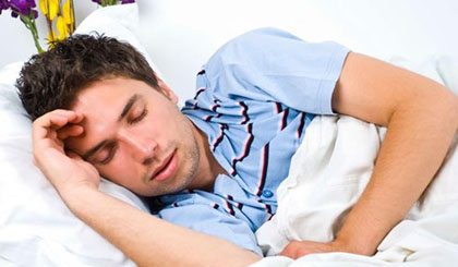 Nếu không dùng rượu hoặc các chất kích thích khác, chúng ta sẽ có giấc ngủ chất lượng hơn - Ảnh: Shutterstock