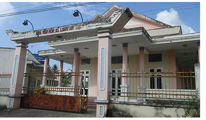 Theo người dân địa phương 2 năm nay Nhà văn hóa xã Long An (huyện Châu Thành) thường xuyên đóng cửa