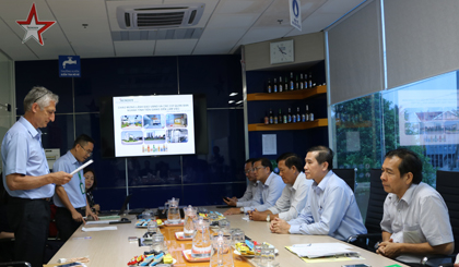 Ông Lê Văn Hưởng, Chủ tịch UBND tỉnh thăm và làm việc với Công ty TNHH Nhà máy bia Heineken Việt Nam - Tiền Giang