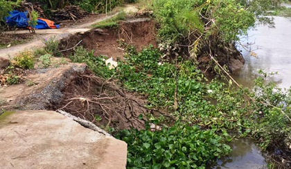 Điểm sạt lở tại khu vực ấp 12, xã Long Trung, huyện Cai Lậy.