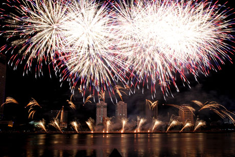  Màn trình diễn pháo hoa của đội Pyrotex Fireworx (Vương quốc Anh). Ảnh: VGP/Hồng Hạnh