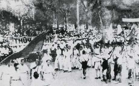 Giành chính quyền ở Sài Gòn.