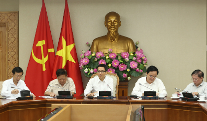 Phó Thủ tướng Vũ Đức Đam phát biểu tại cuộc họp. Ảnh: VGP/Đình Nam