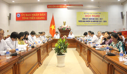 Các đại biểu tại điểm cầu Tiền Giang