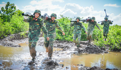 Khẩu đội PSG-9, Trung đoàn 9 cơ động chiếm lĩnh trận địa.