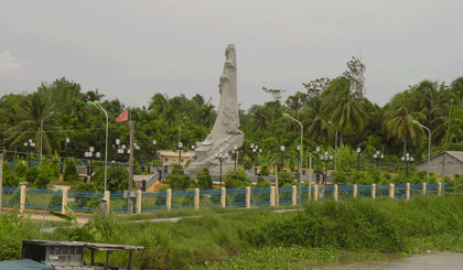 Tượng đài Chiến thắng Ba Rài.                                                                                              Ảnh: NGUYỄN NGỌC PHAN