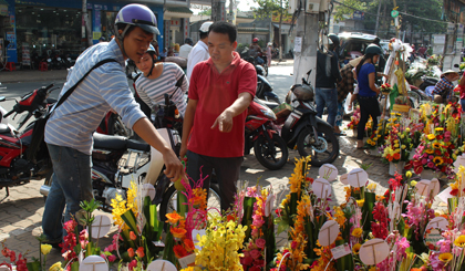 Hoa tươi thường được chọn làm quà trong dịp 20-10.