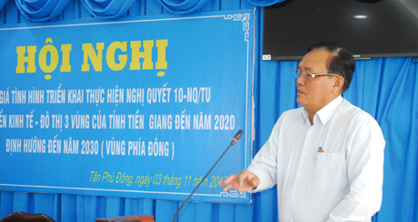 Đồng chí Lê Văn Nghĩa, Phó Chủ tịch UBND tỉnh phát biểu tại hội nghị.