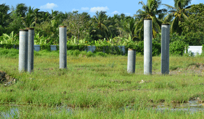 Ép cọc phần móng của Dự án.