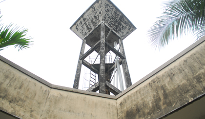 Một trạm cấp nước sinh hoạt cho người dân.