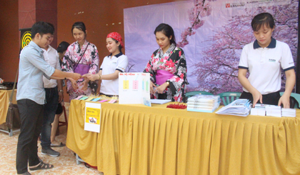 Học sinh tham gia tại ngày hội