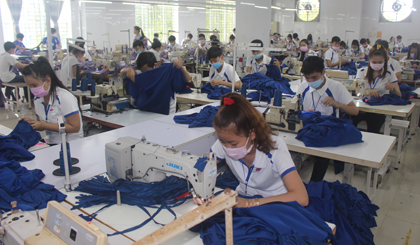 NLĐ tại Công ty TNHH Sản xuất - Thương mại - Dịch vụ Hoan Vinh luôn được lãnh đạo DN quan tâm, chia sẻ.