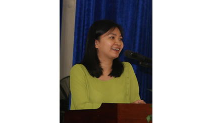 Bà Lê Kim Phụng - Phó Tổng Giám đốc Công ty Cổ phần Hùng Vương hy vọng rằng các em học sinh, sinh viên cố gắng học tốt để sau này trở thành người có ích cho xã hội