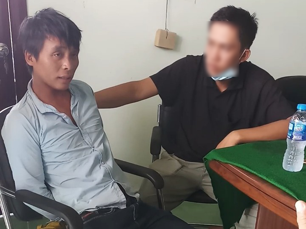 Nghi phạm Khoa bị các trinh sát hình sự bắt giữ tại ấp 2, xã Thạnh Lộc, huyện Cai Lậy