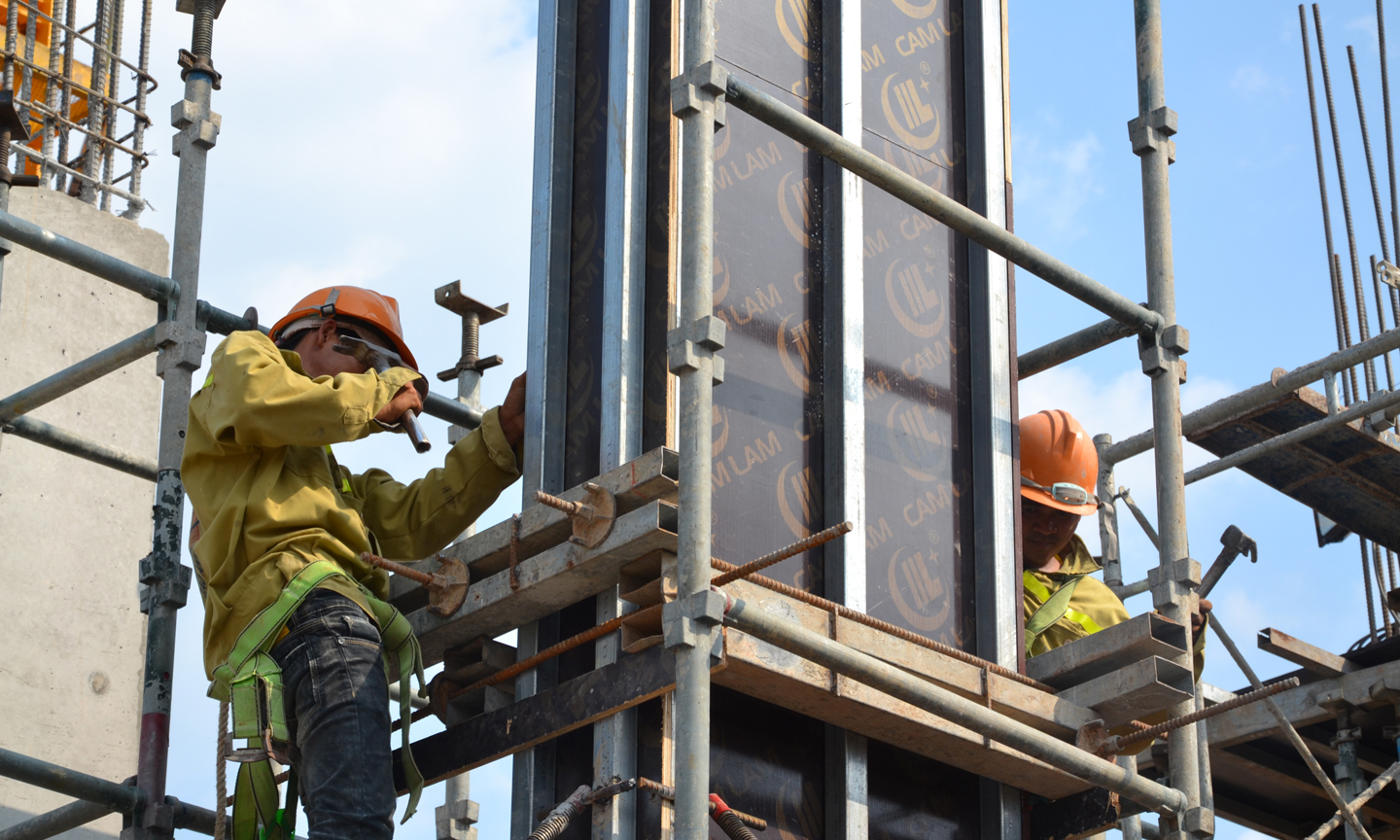 Big C Mỹ Tho được UBND tỉnh quyết định phê duyệt đầu tư vào tháng  10-2014, đến tháng 9-2015 khởi công dự án, với tổng diện tích hơn 18.000 m2.  Sau đó, do nhiều nguyên nhân, dự án tạm ngưng thi công, đến ngày  15-6-2017 được khởi động lại. Trong giai đoạn này, UBND tỉnh và UBND  TP. Mỹ Tho liên tục làm việc với nhà đầu tư để đẩy nhanh tiến độ thực hiện dự án.