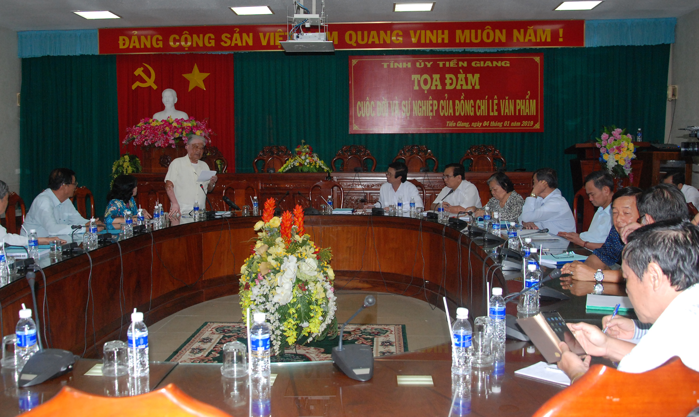 Quang cảnh tọa đàm.