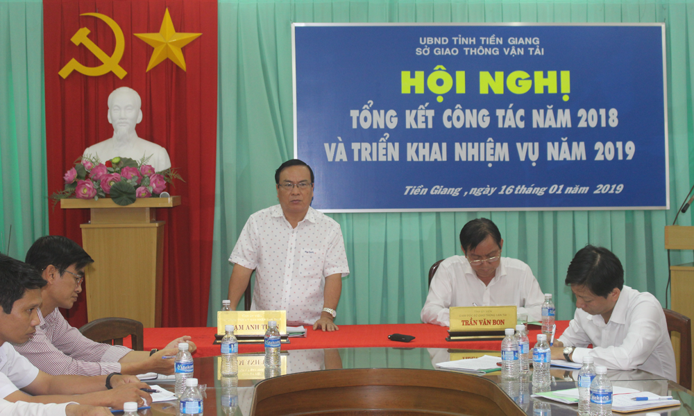  Phó Chủ tịch UBND tỉnh Phạm Anh Tuấn phát biểu tại hội nghị.