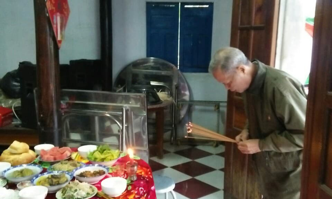 Chuẩn bị mâm cổ cúng tổ tiên trong ngày tảo mộ