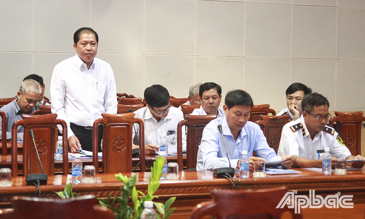 Các đại biểu tham gia phát biểu tại hội nghị.