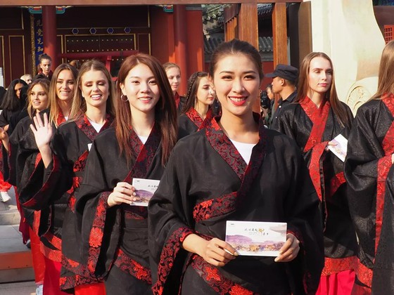 Tường Vy luôn tích cực tham gia các hoạt động tại cuộc thi Hoa Hậu Du Lịch Thế giới 2019.