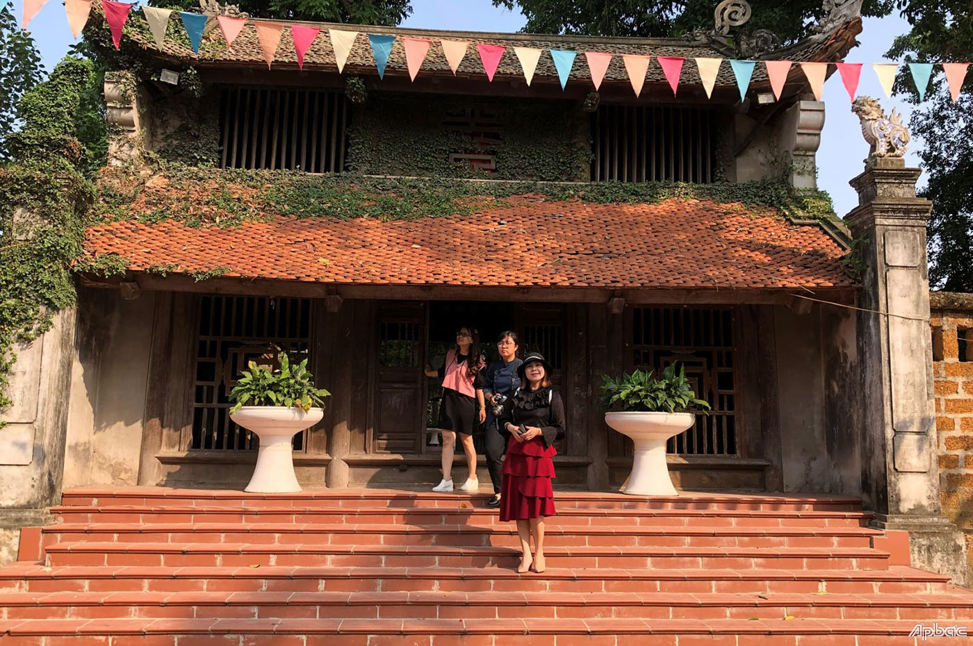 Chùa Mía ở làng cổ Đường Lâm mang nét đặc trưng của những ngôi chùa xưa ở Bắc Bộ.