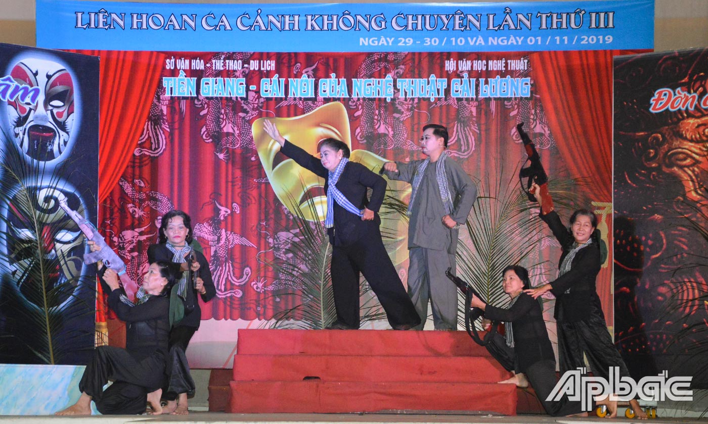 Tiết mục công diễn trong đêm tổng kết.