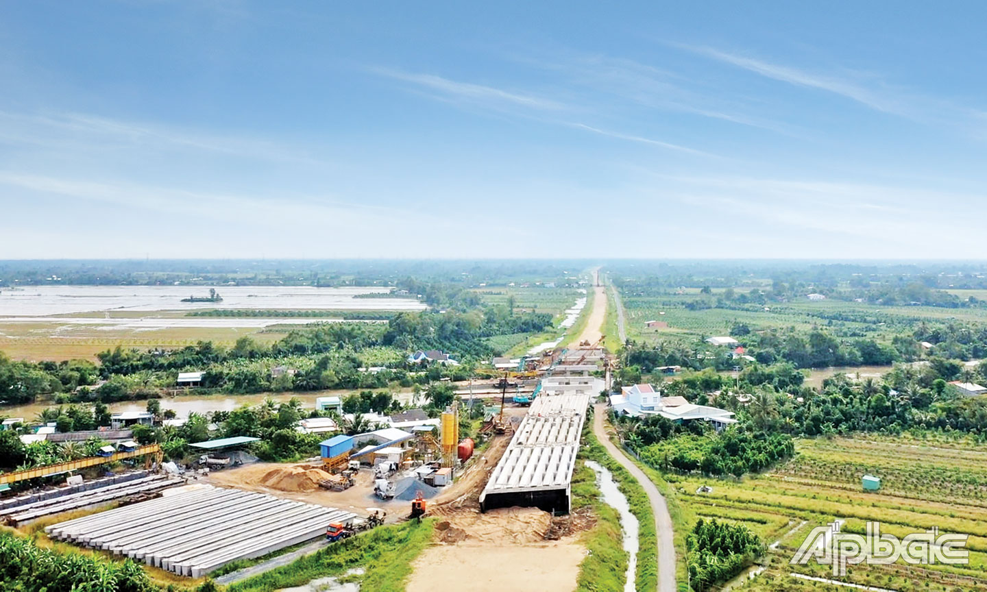 Cầu Thông Lưu Cái Bè.