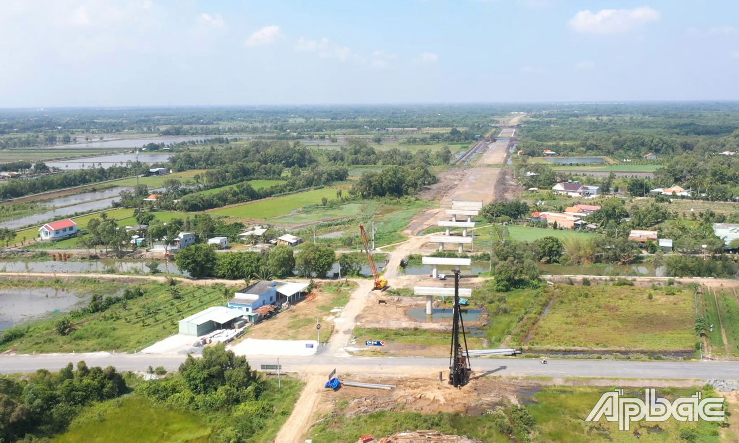 Cầu vượt  Thân Cửu Nghĩa.