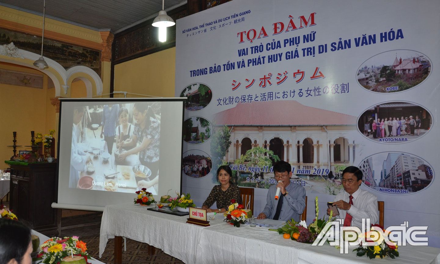 Tọa đàm “Vai trò của phụ nữ trong bảo tồn và phát huy giá trị di sản văn hóa”.