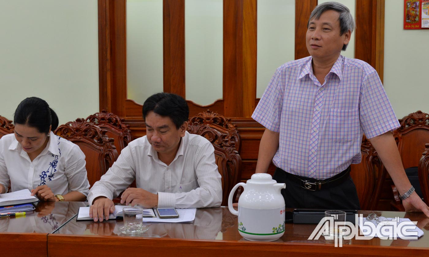 Lãnh đạo các Sở phát biểu tại buổi lam việc.