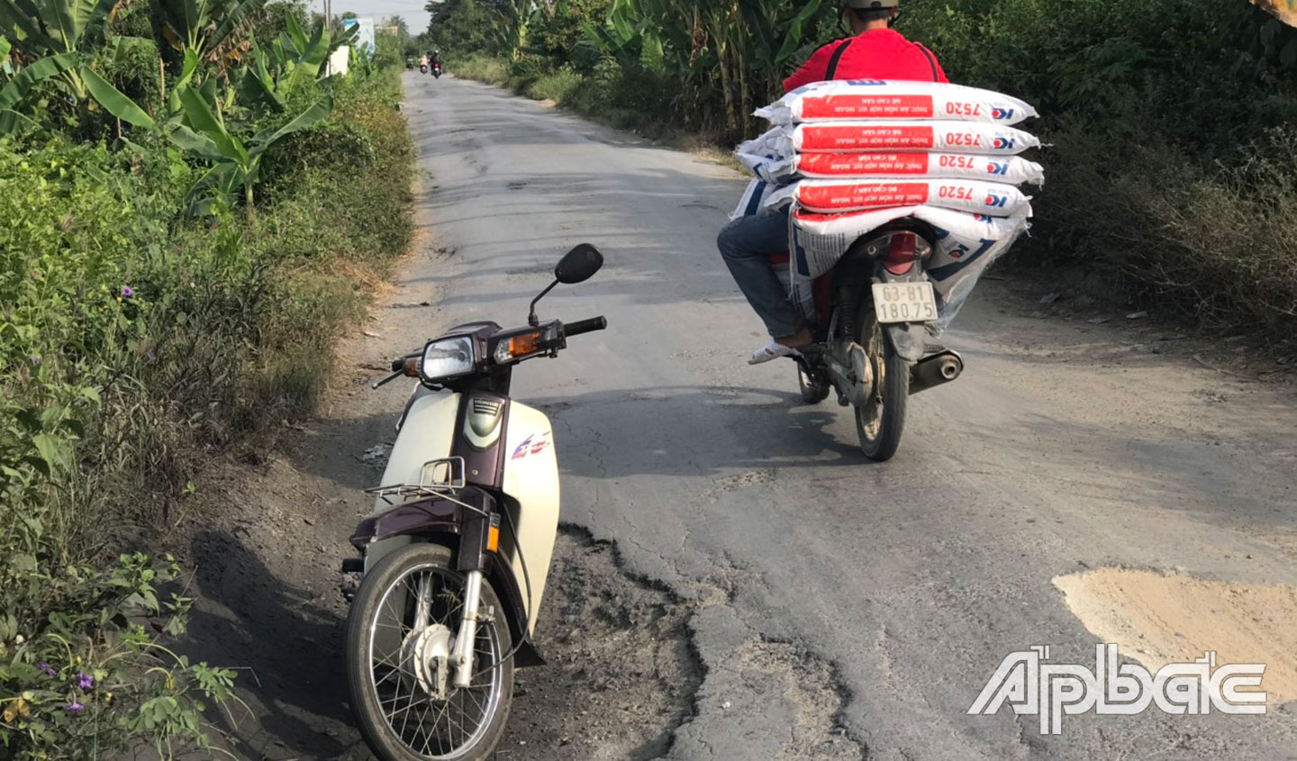 Có đoạn sụp sâu gần 0,5 mét.