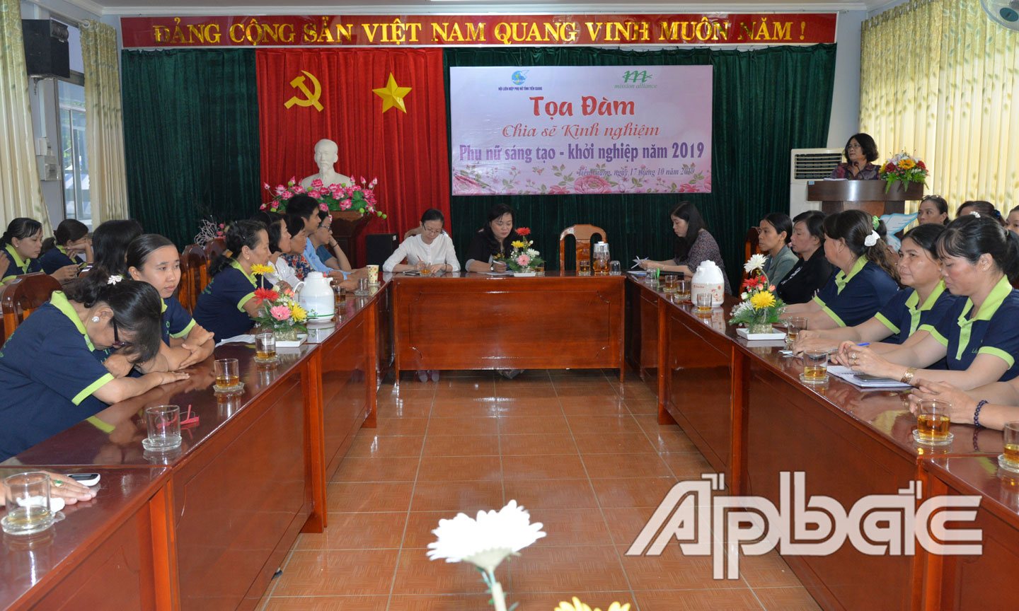 Triển khai thực hiện Đề án 939 với nhiều hoạt động hỗ trợ khởi nghiệp cho phụ nữ. (Trong ảnh là một buổi tọa đàm chia sẻ kinh nghiệm khởi nghiệp cho phụ nữ được tổ chức vào năm 2019).